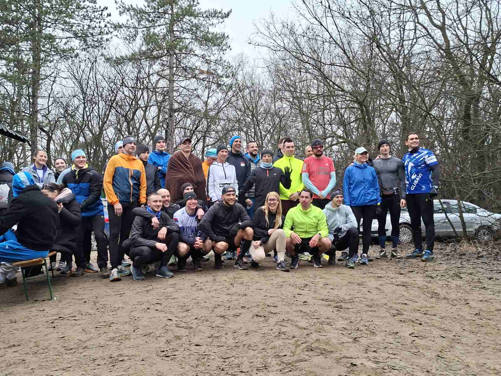 Okupljeni takmičari pre početka 5 kruga trke